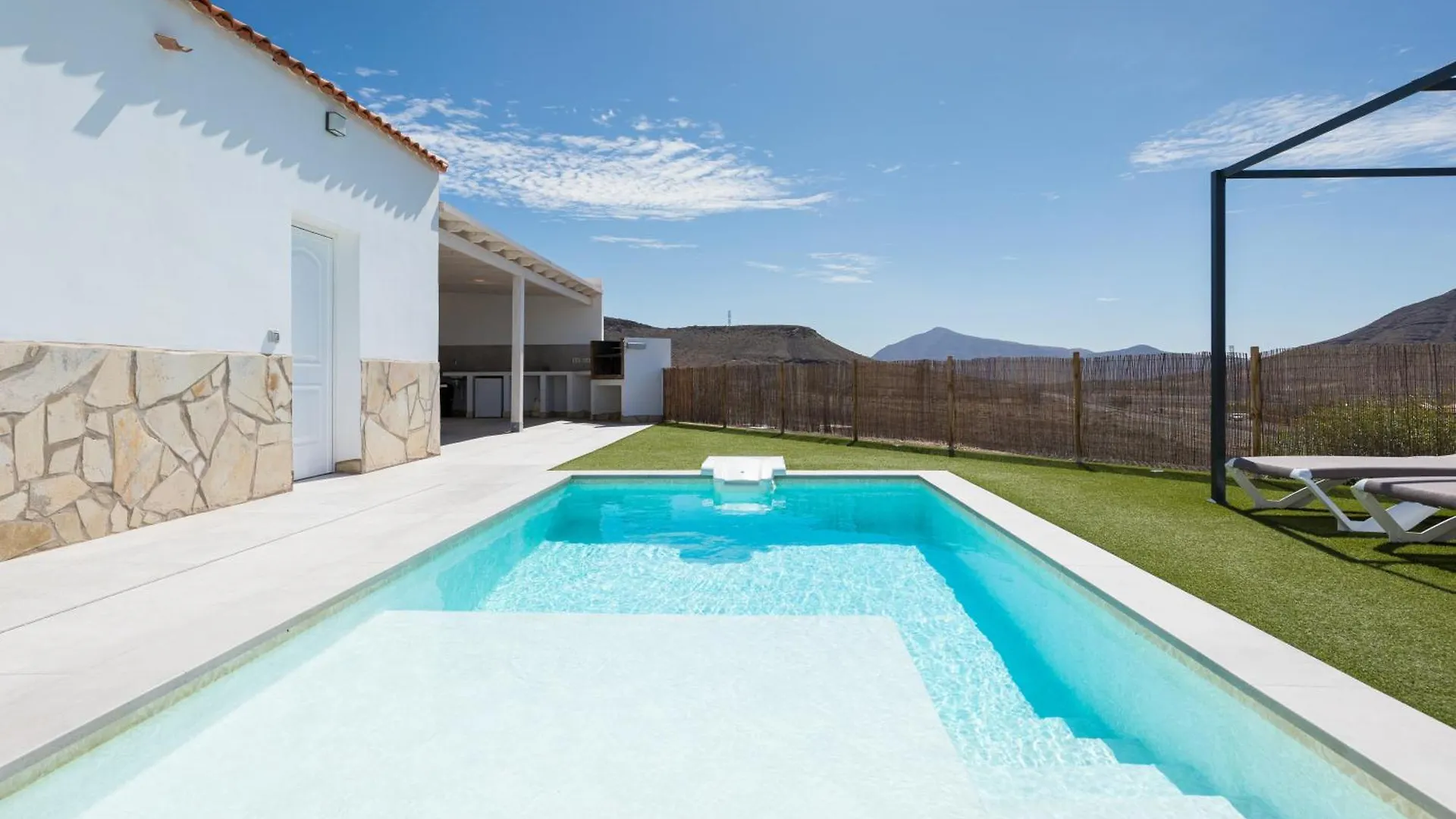 Villa Gregorio Cardon 0*,