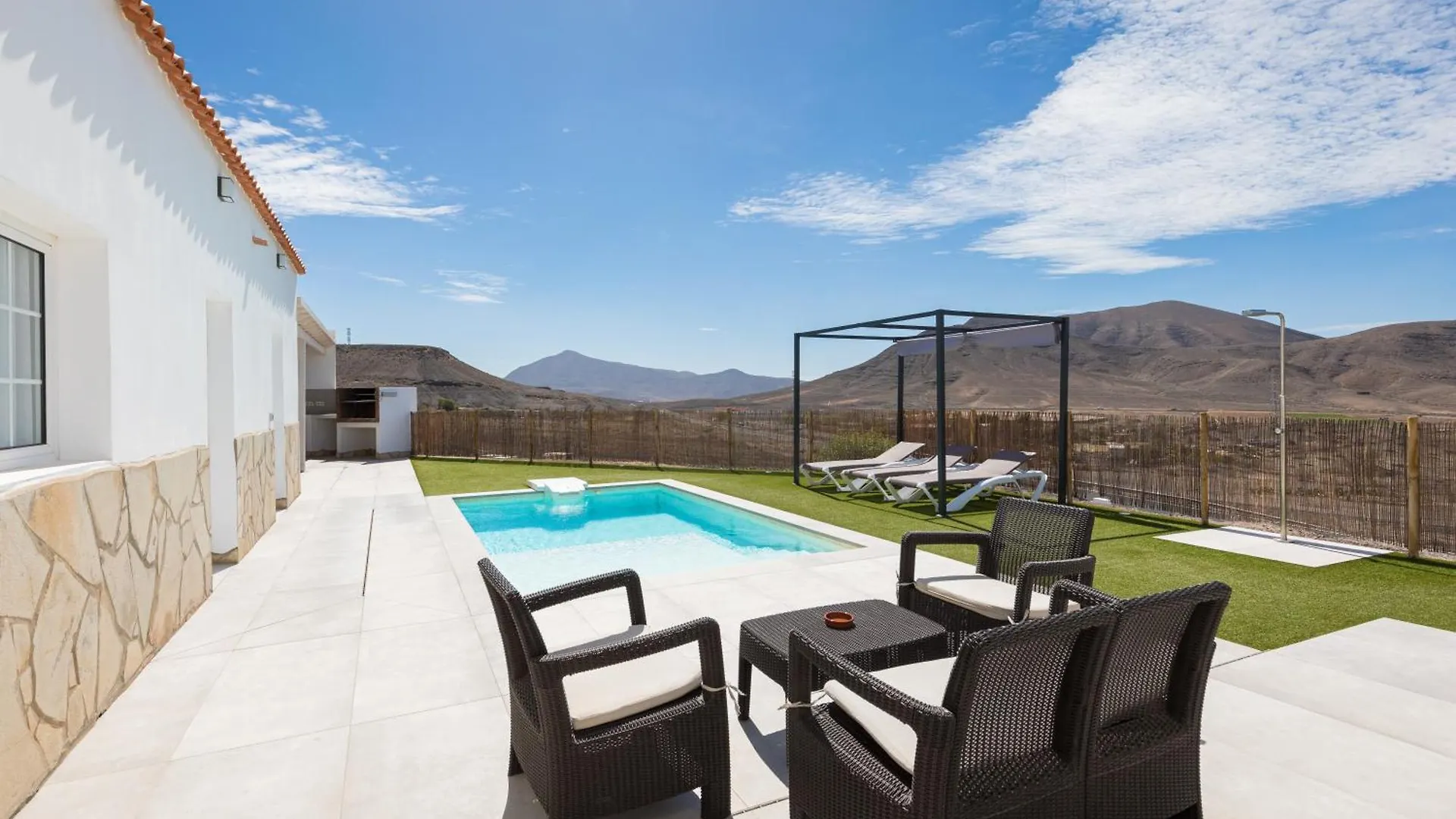 Villa Gregorio Cardon 0*,